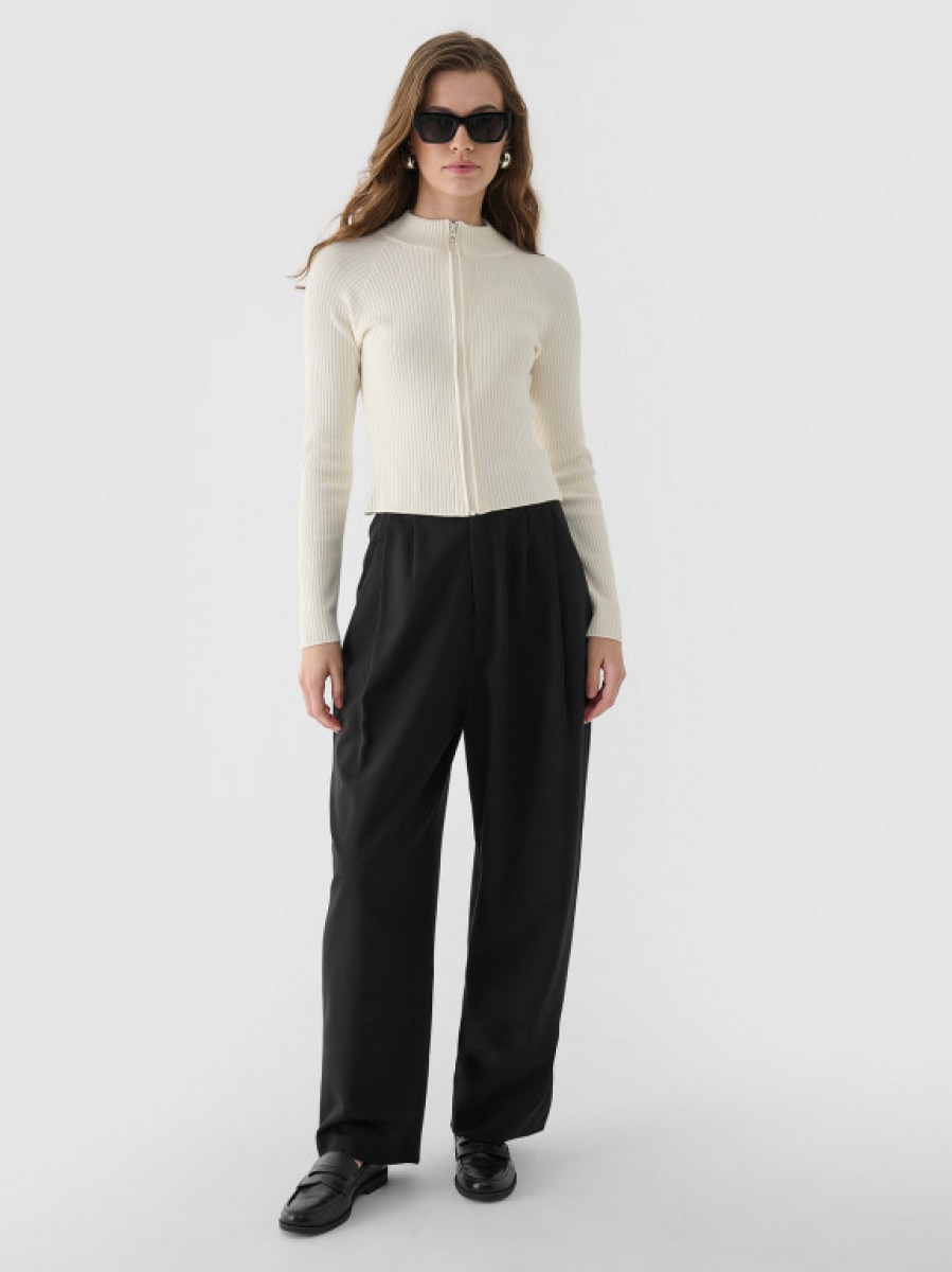 Damskie spodnie casual tkaninowe Outhorn OTHWAW24TTROF1224 - czarne