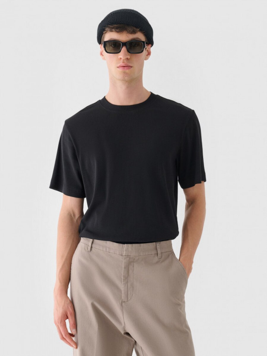 Męski t-shirt basic Outhorn OTHWAW24TTSHM2368 - czarny