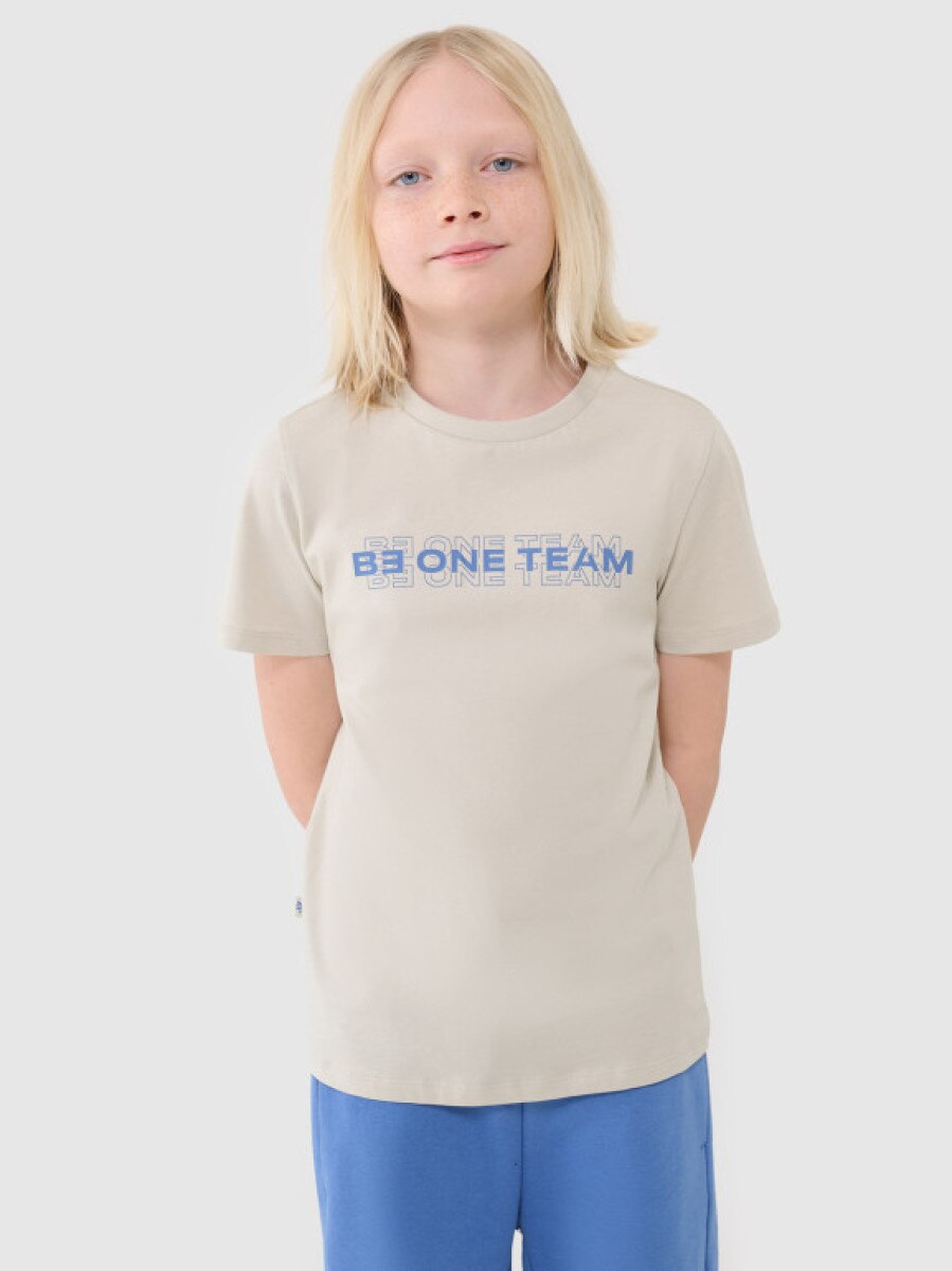 Chłopięcy t-shirt z nadrukiem 4F 4FJWSS25TTSHM2186 - beżowy