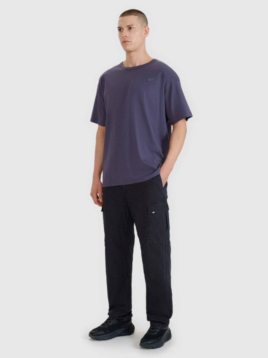 Męskie spodnie casual cargo 4F 4FRSS25TTROM1459 - czarne