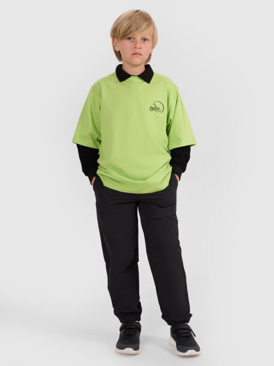 Chłopięce spodnie joggery casual 4F 4FJWAW25TTROM1259 - czarne