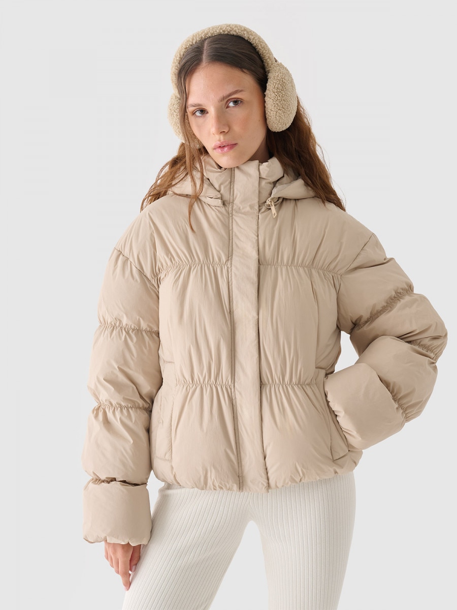 Damska kurtka zimowa z puchem naturalnym OTHWAW24TDJAF655 Outhorn - beżowa