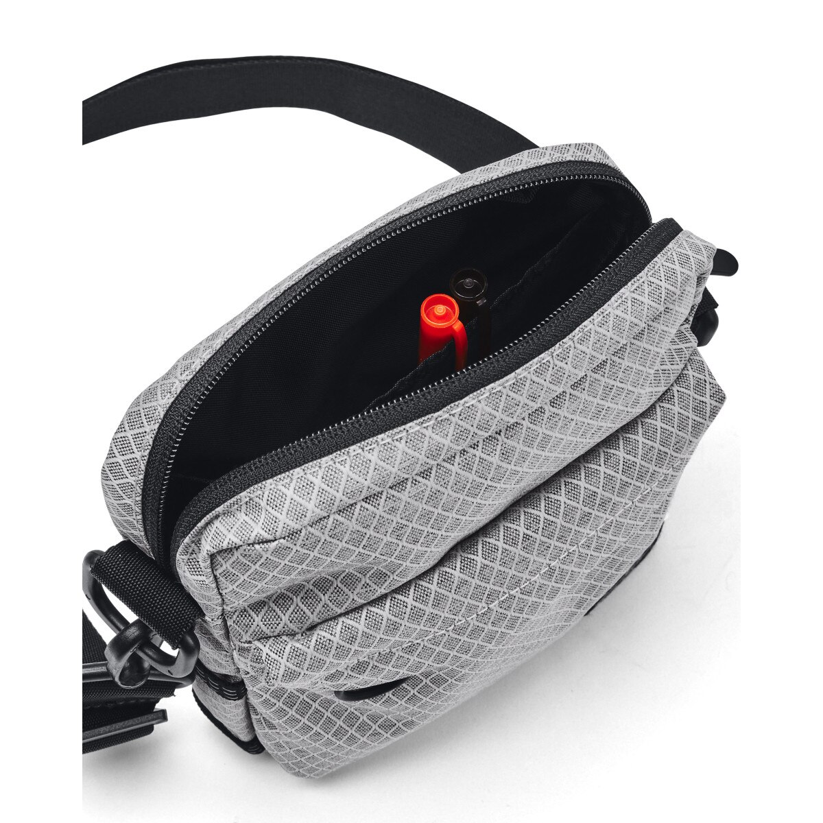 Saszetka na ramię uniseks UNDER ARMOUR UA Loudon Ripstop Crossbody