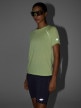 mini: Damska koszulka do biegania 4F 4FWSS26TFTSF1801 - żółta (5)