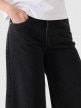 mini: Damskie jeansy baggy OTHWAW24TJNSF021 Outhorn - czarne (4)