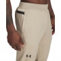 Męskie spodnie treningowe Under Armour UA Unstoppable Tapered Pants - beżowe