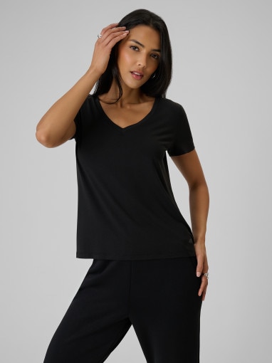 Obrazek dla: 4F Damski tshirt bez nadruku 4F 4FRSS26TTSHF3796  czarny Czarny