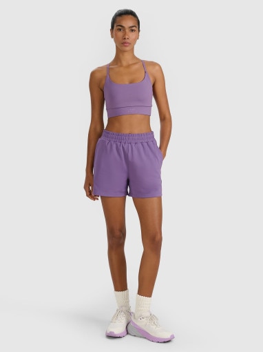  4F Damskie spodenki treningowe 4F 4FWAW25TFSHF1038  fioletowe Fioletowy