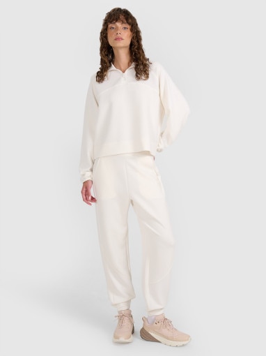 Damska bluza dresowa nierozpinana bez kaptura 4F 4FWAW25TSWSF1836 - biała