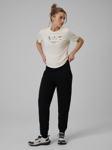  4F Damskie spodnie dresowe joggery 4F 4FRSS26TTROF1724  czarne Czarny