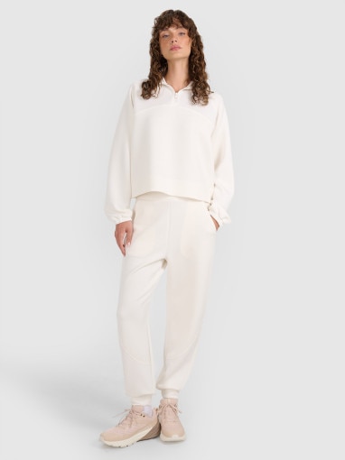  4F Damskie spodnie dresowe joggery 4F 4FWAW25TTROF1180  białe Biały