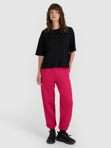  4F Damskie spodnie dresowe joggery 4F 4FWAW25TTROF1205  różowe Różowy