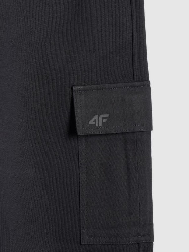 Chłopięce spodnie dresowe cargo 4F 4FJRAW25TTROM1529 - czarne