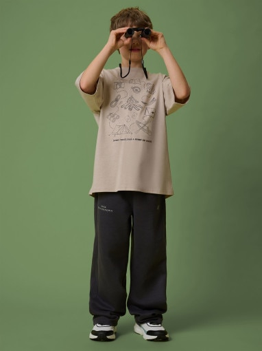 Chłopięcy t-shirt z nadrukiem 4F 4FJRSS26TTSHM3697 - beżowy