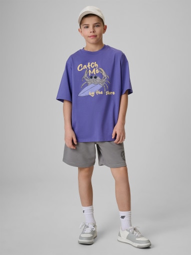Chłopięcy t-shirt z nadrukiem 4F 4FJRSS26TTSHM3903 - fioletowy