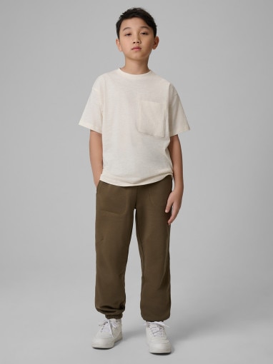  4F JUNIOR Chłopięce spodnie dresowe joggery 4F 4FJWSS26TTROM1437  khaki Khaki