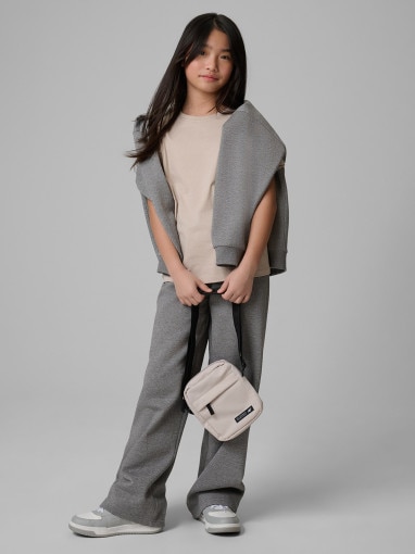 Dziewczęcy t-shirt bez nadruku 4F 4FJWSS26TTSHF3003 - beżowy