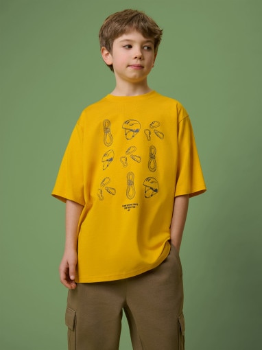 Chłopięcy t-shirt z nadrukiem 4F 4FJRSS26TTSHM3747 - żółty