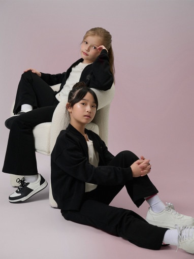 4F JUNIOR Dziewczęce spodnie dresowe 4F 4FJRSS26TTROF1728 czarne Czarny