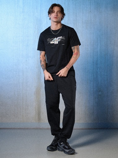 Męski t-shirt z nadrukiem 4F 4FRSS26TTSHM3662 - czarny