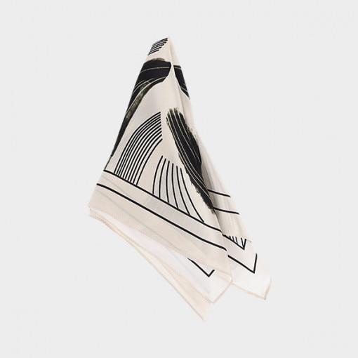  Outhorn Damska apaszka jedwabna Outhorn OTHWAW24ASCAU046  beżowa Beżowy