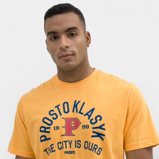 Męski t-shirt z nadrukiem PROSTO Pitcher - żółty