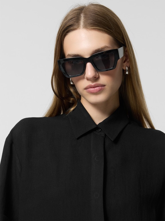 Damska koszula z krótkim rękawem Outhorn OTHWSS24TSHIF063 - czarna