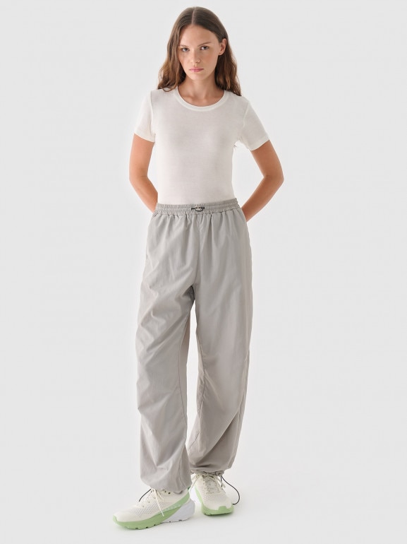 Damski t-shirt basic Outhorn OTHWAW24TTSHF2342 - biały