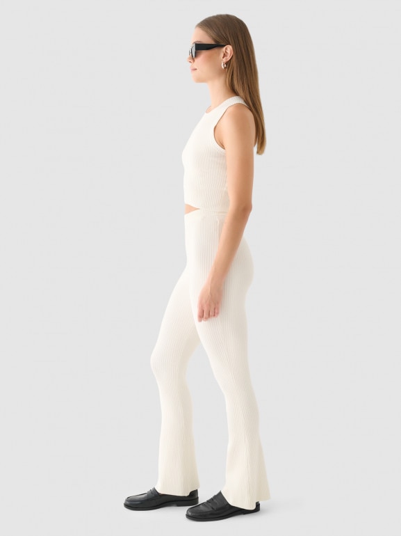 Damskie spodnie dzianinowe Outhorn OTHWAW24TTROF0875 - białe