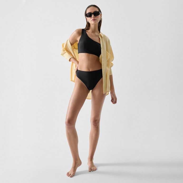 Góra damskiego kostiumu kąpielowego Outhorn OTHWSS24UBKTF052 - czarna