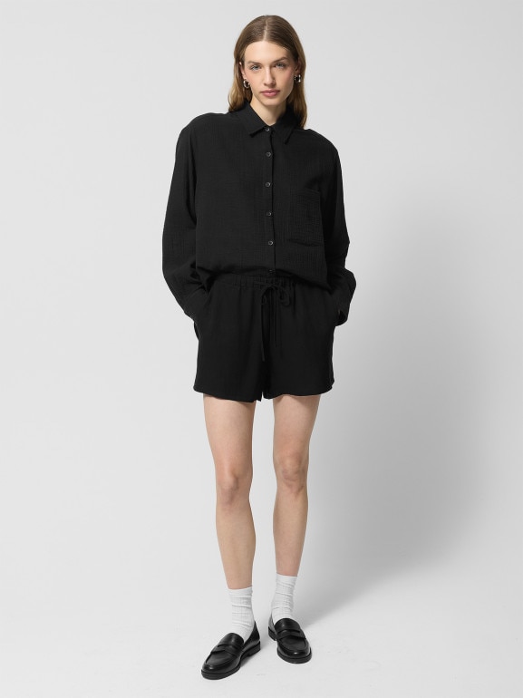 Damska koszula muślinowa Outhorn OTHWSS24TSHIF061 - czarna