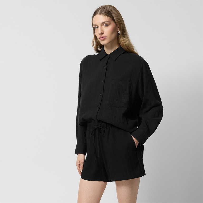 Damska koszula muślinowa Outhorn OTHWSS24TSHIF061 - czarna