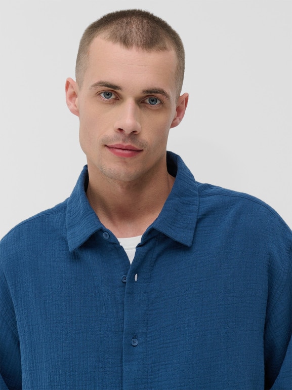 Męska koszula muślinowa Outhorn OTHWSS24TSHIM080 - granatowa