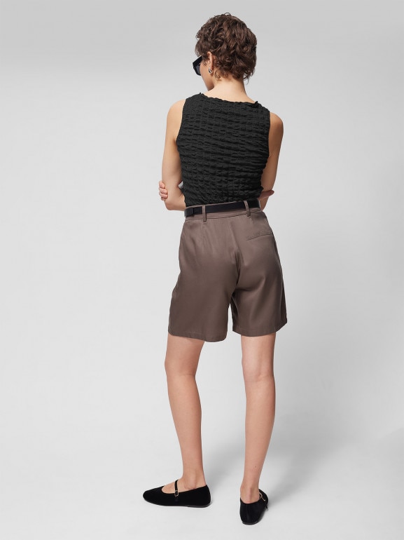 Damskie spodenki casual Outhorn OTHWSS24TSHOF396 - brązowe