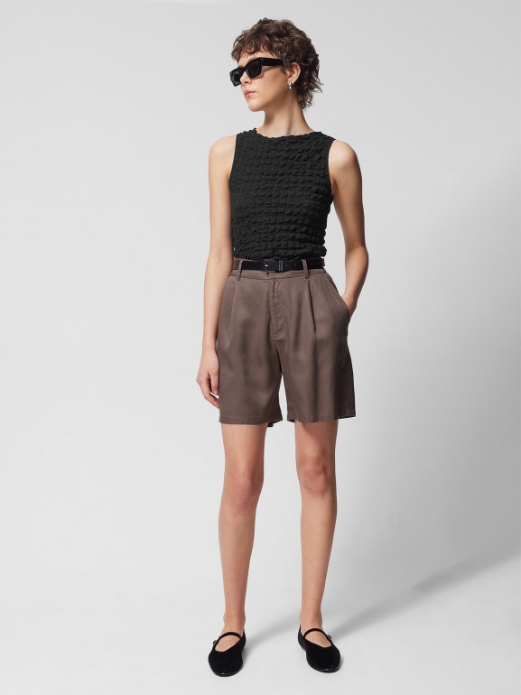 Damskie spodenki casual Outhorn OTHWSS24TSHOF396 - brązowe