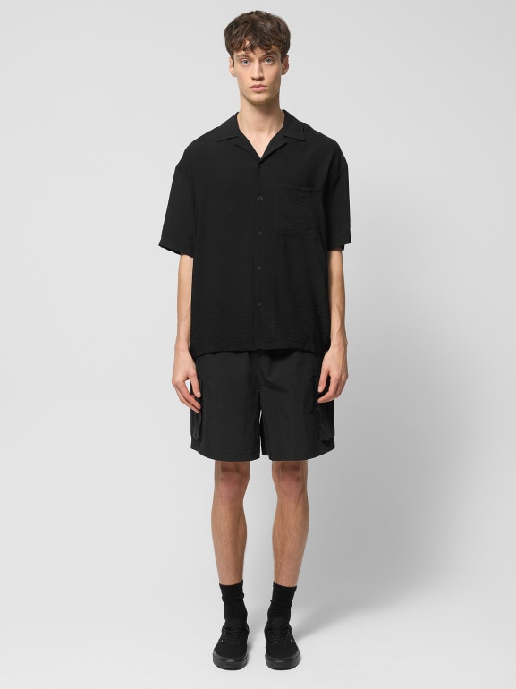 Męskie spodenki cargo Outhorn OTHWSS24TSHOM583 - czarne