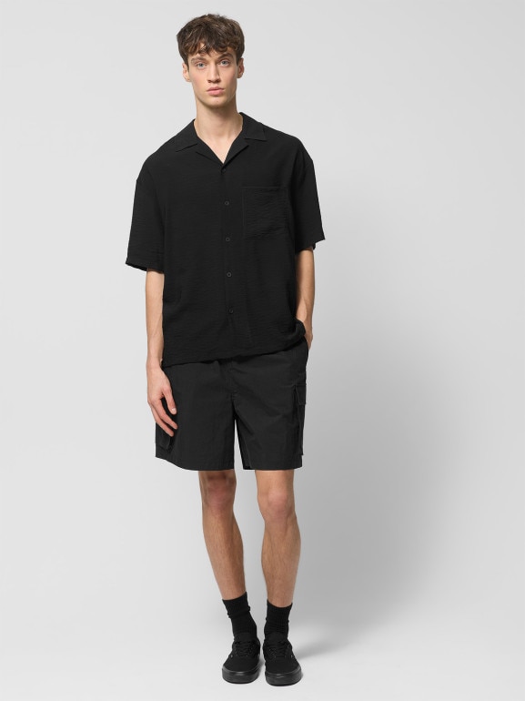 Męskie spodenki cargo Outhorn OTHWSS24TSHOM583 - czarne