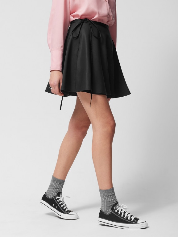 Damska spódnica mini Outhorn OTHWSS24TSKIF038 - czarna