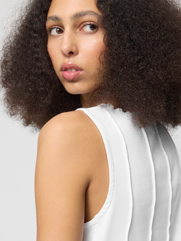 Damski top prążkowany Outhorn OTHWSS24TSLEF088 - biały