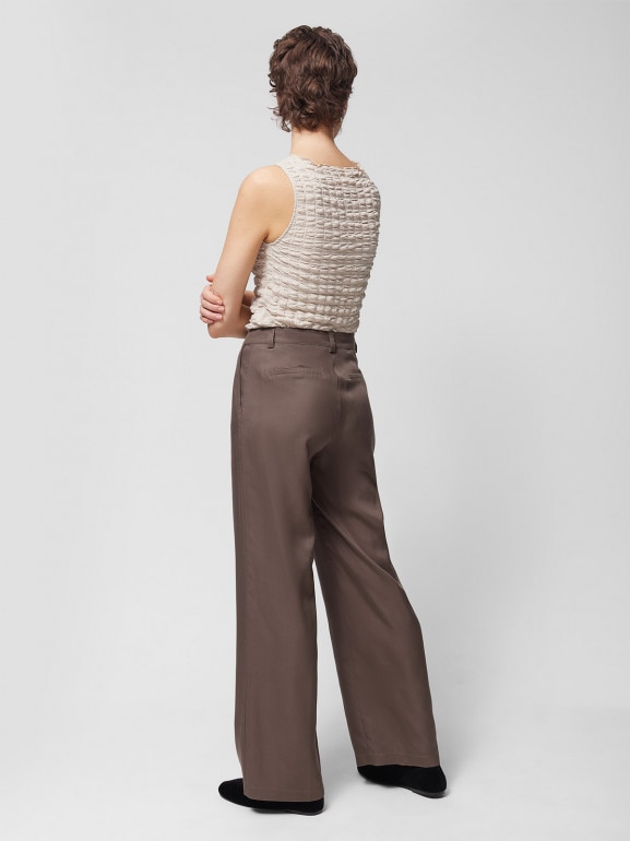 Damskie spodnie tkaninowe Outhorn OTHWSS24TTROF725 - brązowe