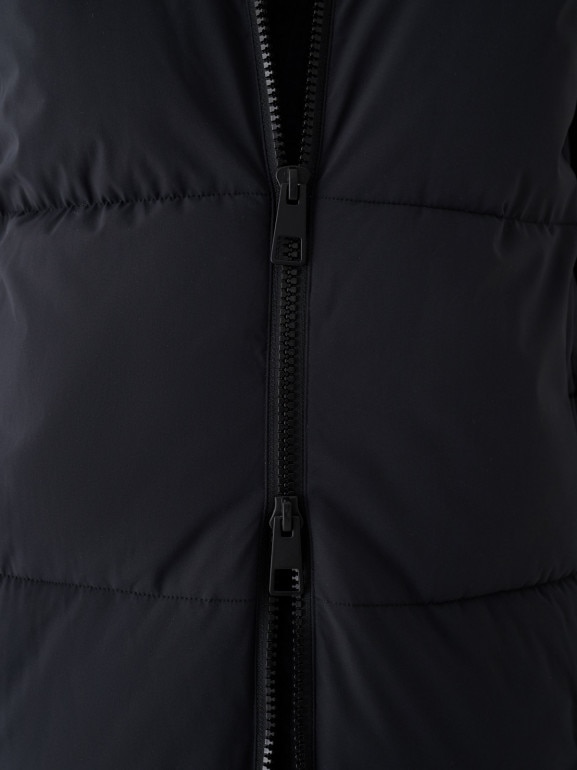 Damski płaszcz puchowy pikowany Outhorn OTHWAW24TDJAF646 - czarny