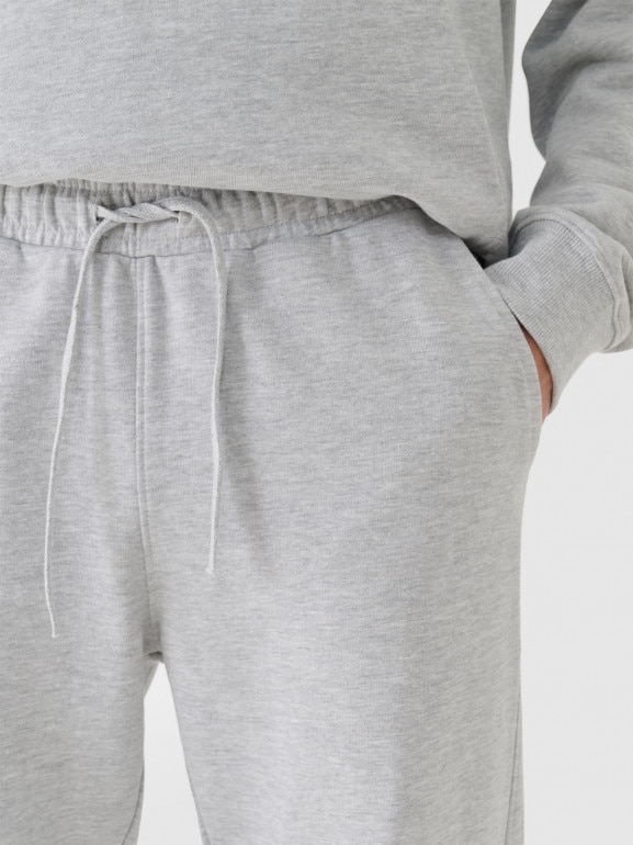 Męskie spodnie dresowe Outhorn OTHWAW24TTROM1090 - szare