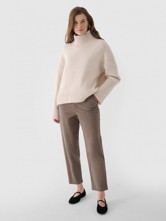 Damskie spodnie casual tkaninowe Outhorn OTHWAW24TTROF1084 - brązowe