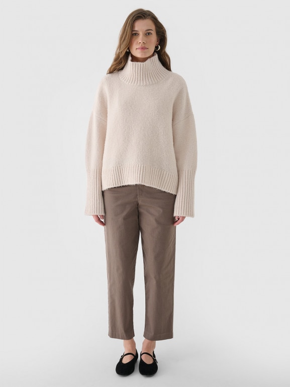 Damskie spodnie casual tkaninowe Outhorn OTHWAW24TTROF1084 - brązowe