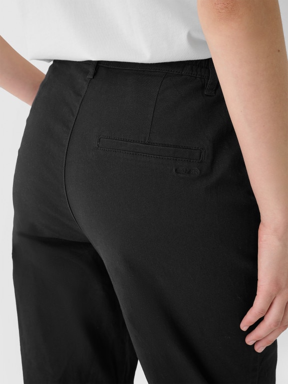 Damskie spodnie casual tkaninowe Outhorn OTHWAW24TTROF1084 - czarne