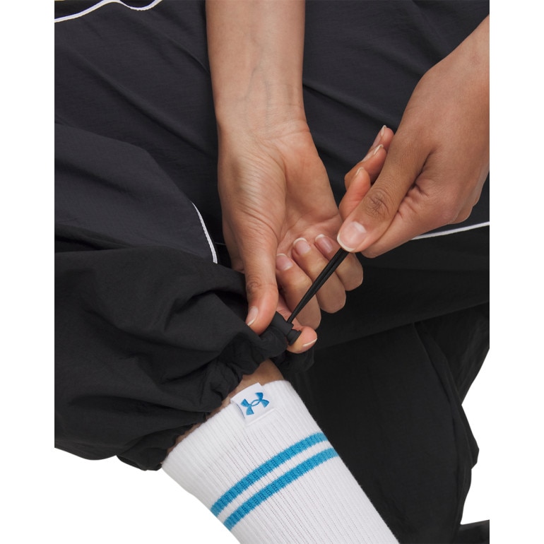 Damskie spodnie sportowe Under Armour Unstoppable Wvn Wind Pnt - czarne