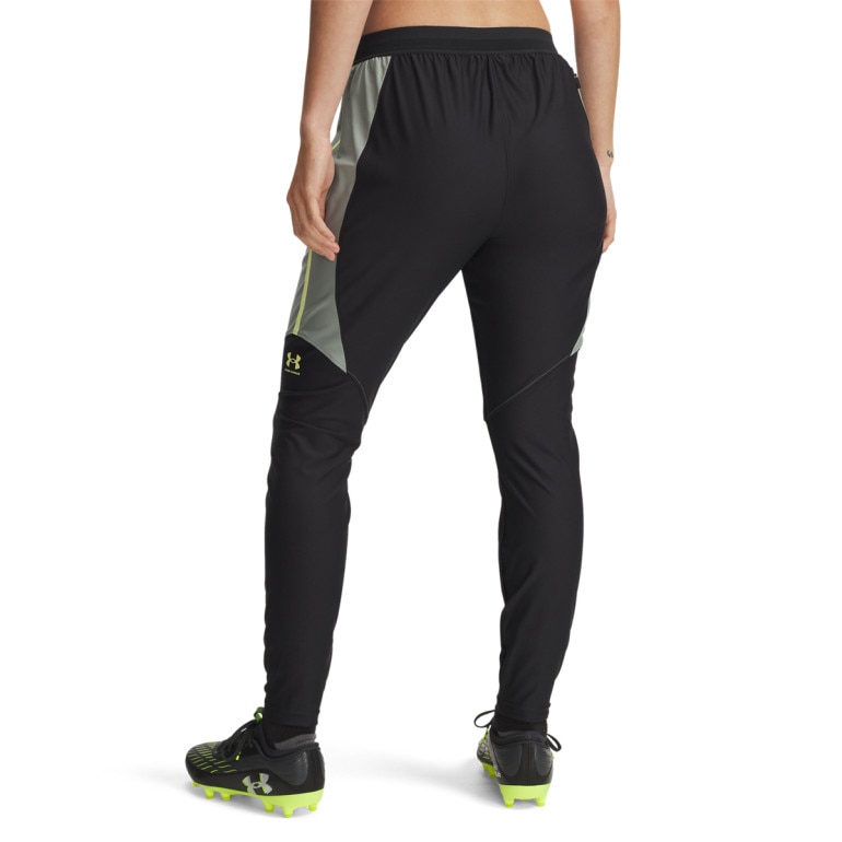 Damskie spodnie treningowe Under Armour UA W's Challenger Pro Pant - czarne 