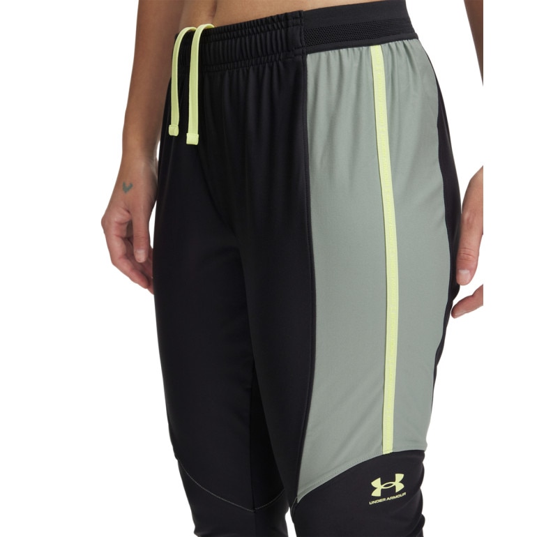 Damskie spodnie treningowe Under Armour UA W's Challenger Pro Pant - czarne 
