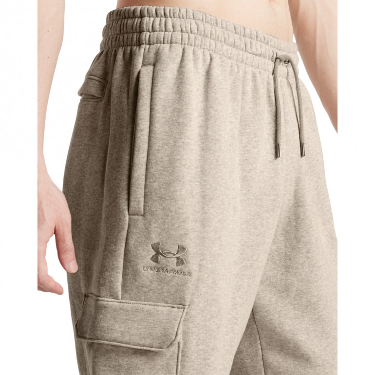 Męskie spodnie dresowe Under Armour UA Icon Fleece Cargo Pant - beżowe